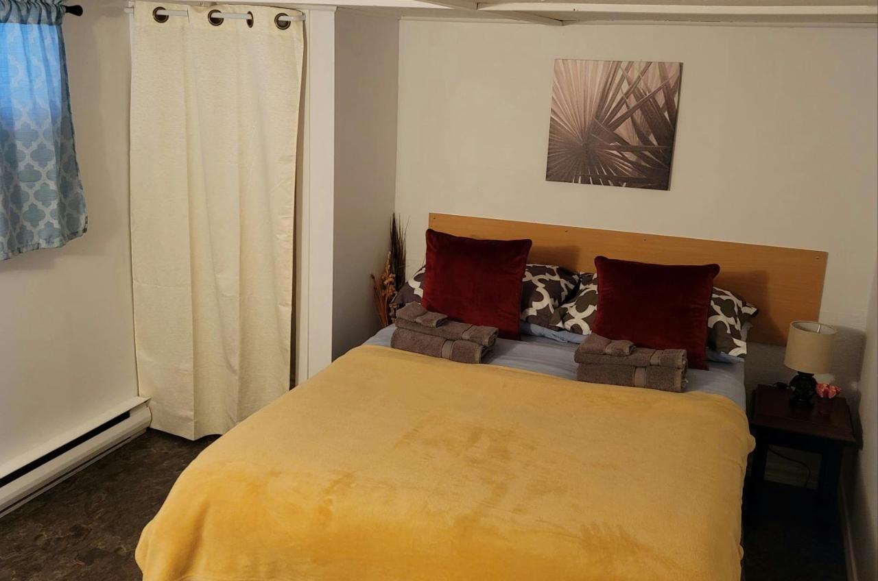 Apartamento Lower Level Apt 6Ft High Close To Hwy Netflix Wifi Edmundston Exterior foto