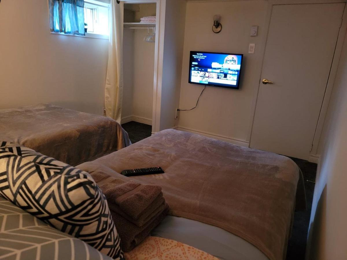 Apartamento Lower Level Apt 6Ft High Close To Hwy Netflix Wifi Edmundston Exterior foto