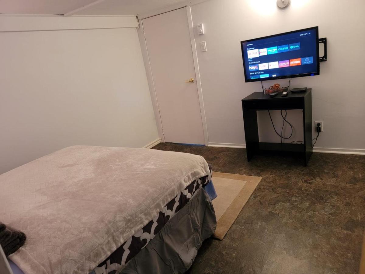 Apartamento Lower Level Apt 6Ft High Close To Hwy Netflix Wifi Edmundston Exterior foto