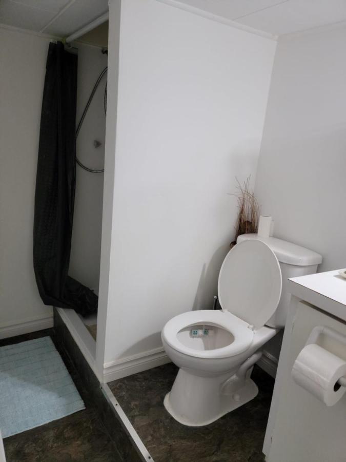 Apartamento Lower Level Apt 6Ft High Close To Hwy Netflix Wifi Edmundston Exterior foto