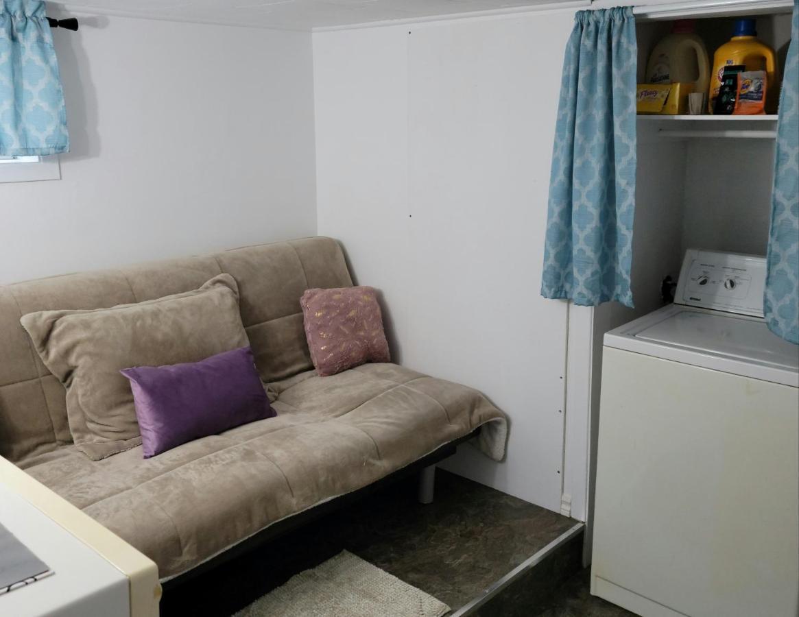 Apartamento Lower Level Apt 6Ft High Close To Hwy Netflix Wifi Edmundston Exterior foto